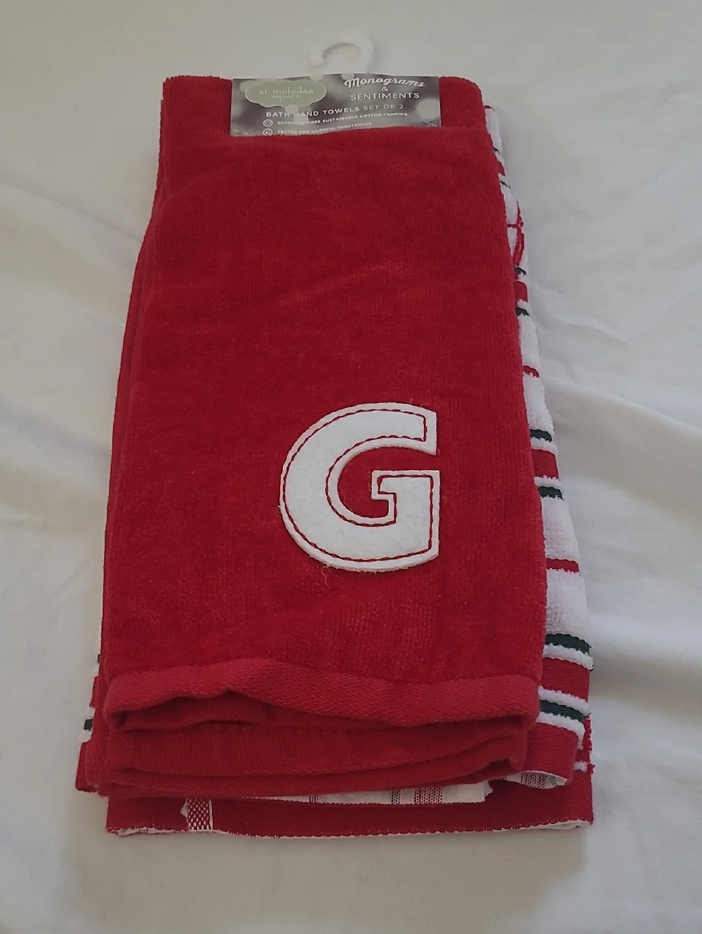 St Nicholas Monogrammed Red 'G' Holiday Towel Set 2 Pcs